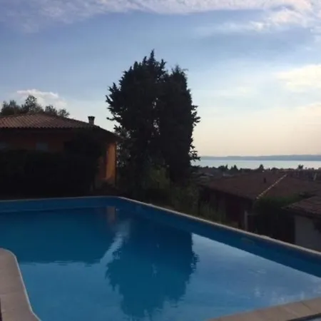 Casa de Férias Kleine Ferienvilla In Traumhafter Panoramalage Mit Blick Uber Den Sudlichen Gardasee *